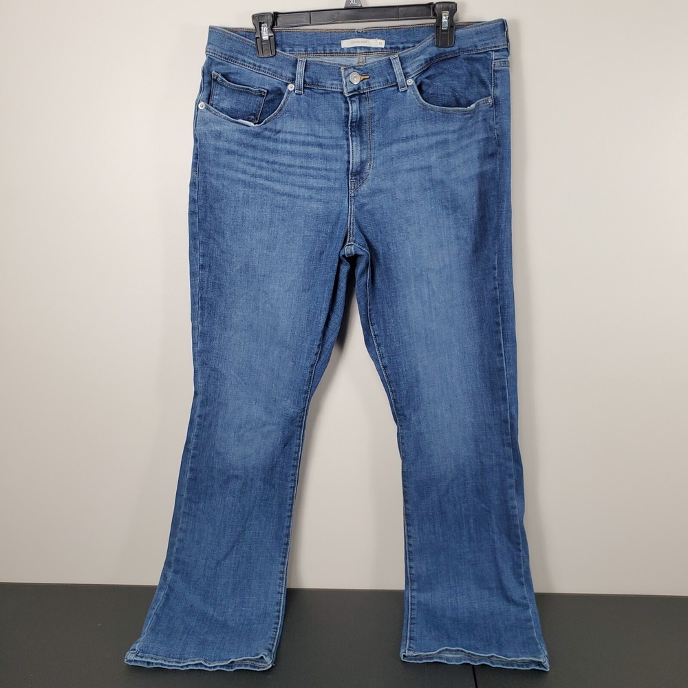 Levi Strauss Classic Boot Jeans Women's Size 16 Blue Zip Fly Pockets - Picture 1 of 9